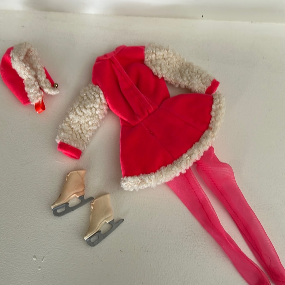 Vintage BARBIE:  Skate Mates #1793. From  1970-1971. Excellent condition.